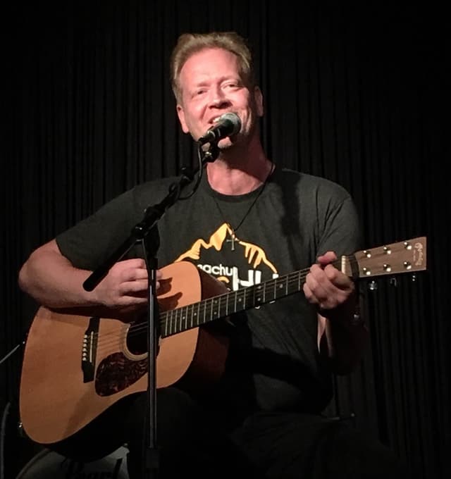 Byorn Gold with his guitar